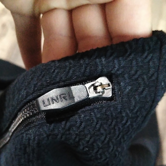 UNRL Men's Black Elevation Hoodie - Picture 4 of 6